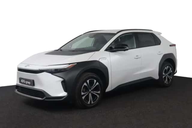 Toyota bZ4X (2023) thumbnail 1