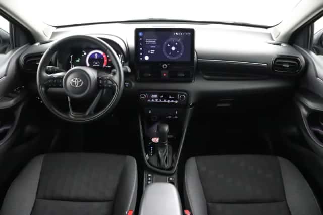 Toyota Yaris (2025) thumbnail 4