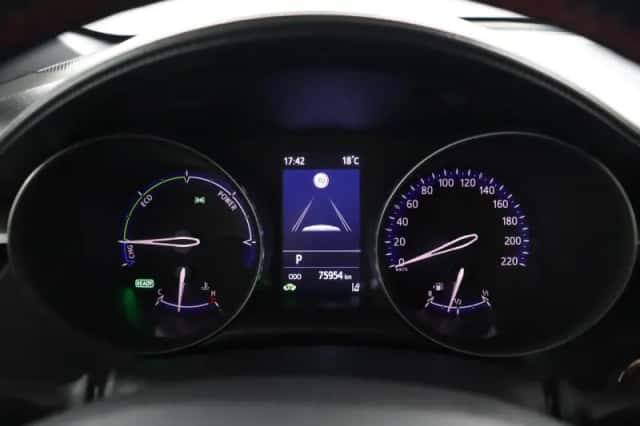 Toyota C-HR (2021) thumbnail 6