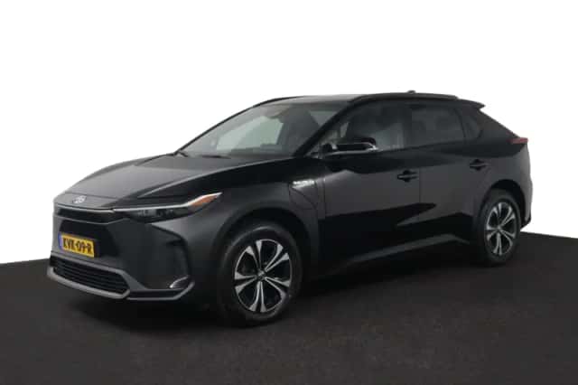 Toyota bZ4X (2023) thumbnail 1