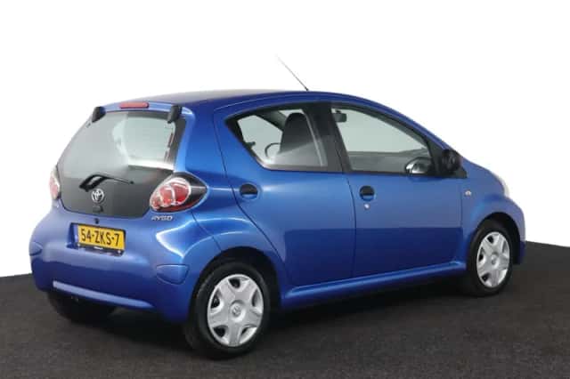 Toyota Aygo (2012) thumbnail 2