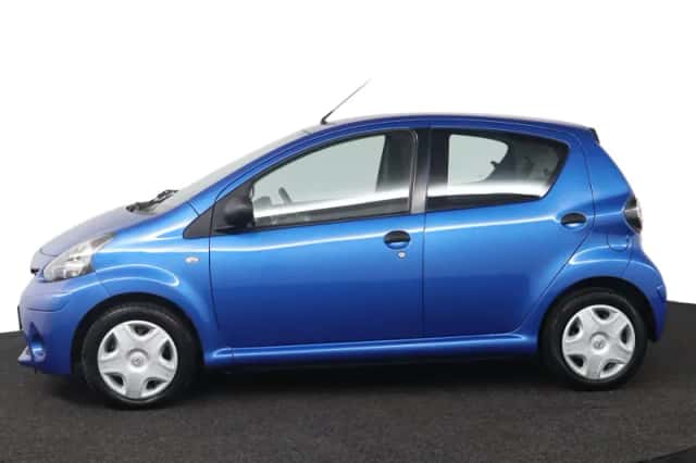 Toyota Aygo (2012) thumbnail 3