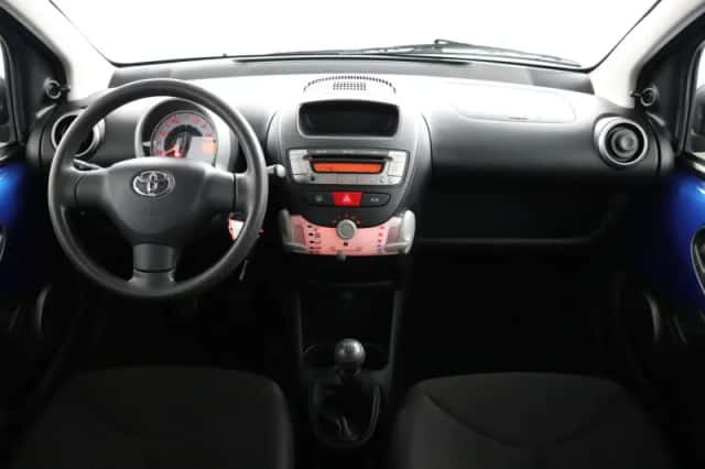 Toyota Aygo (2012) thumbnail 4