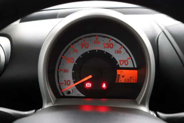Toyota Aygo (2012) thumbnail 6