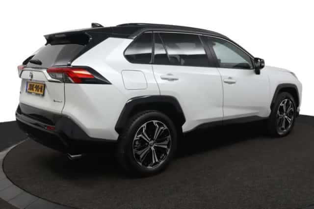 Toyota RAV4 (2025) thumbnail 2