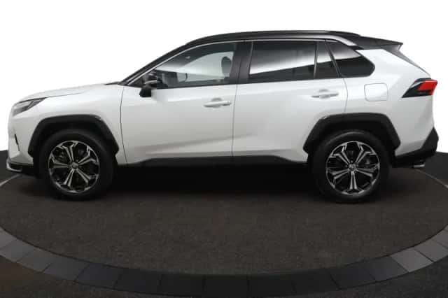 Toyota RAV4 (2025) thumbnail 3