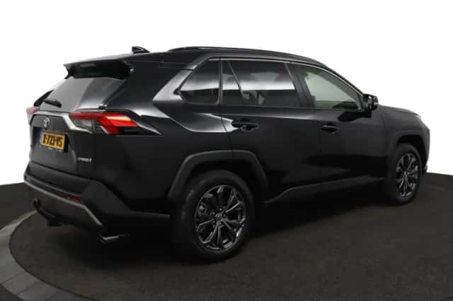 Toyota RAV4 (2024) thumbnail 2