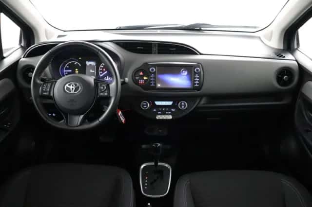 Toyota Yaris (2020) thumbnail 4