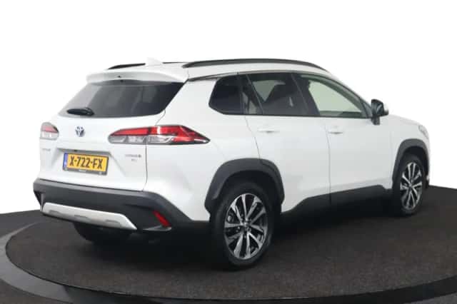 Toyota Corolla Cross (2023) thumbnail 2