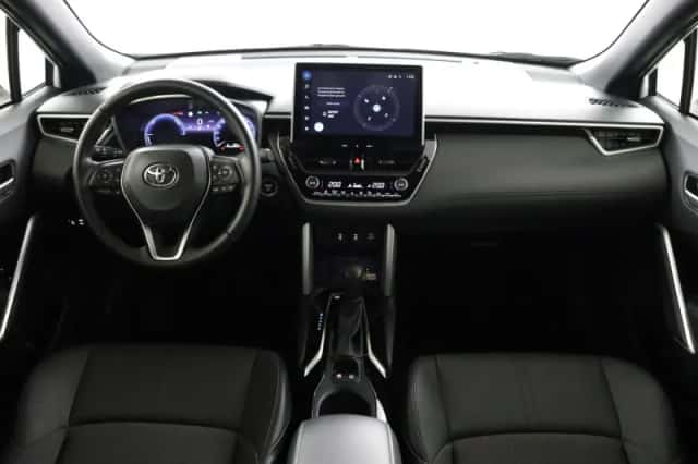 Toyota Corolla Cross (2023) thumbnail 4