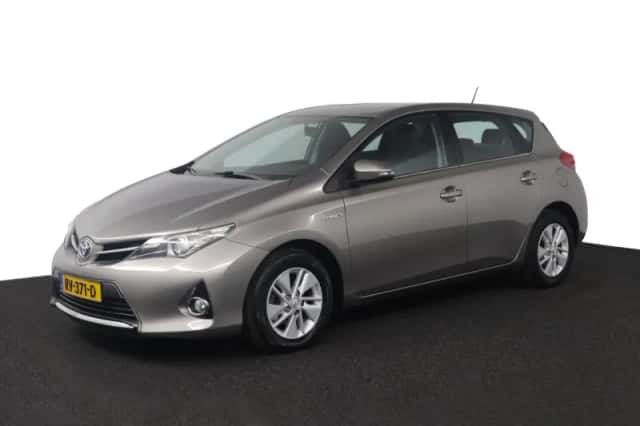 Toyota Auris (2014) thumbnail 1