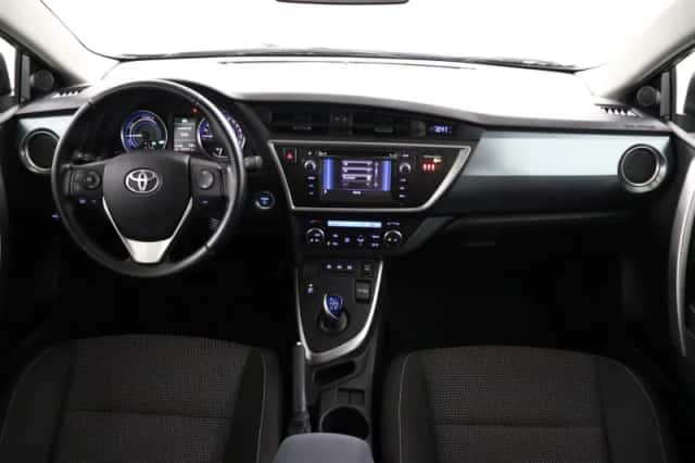 Toyota Auris (2014) thumbnail 4