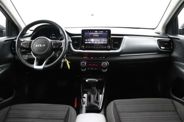 Kia Stonic (2023) thumbnail 4