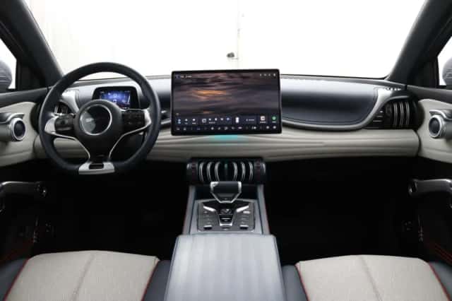 BYD Atto 3 (2023) thumbnail 4