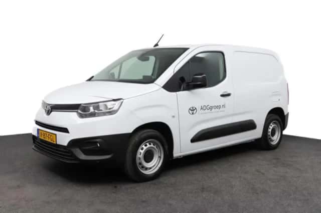 Toyota ProAce City (2024) thumbnail 1