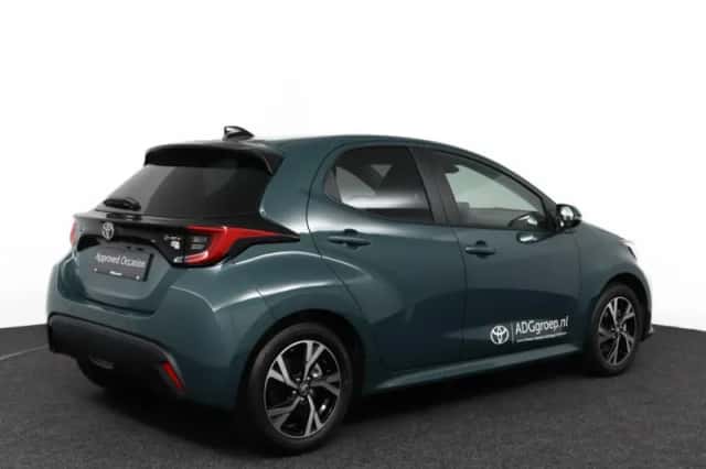 Toyota Yaris (2025) thumbnail 2