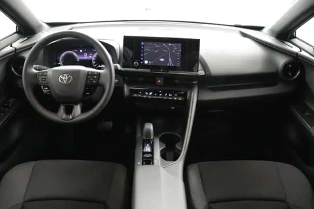 Toyota C-HR (2025) thumbnail 4
