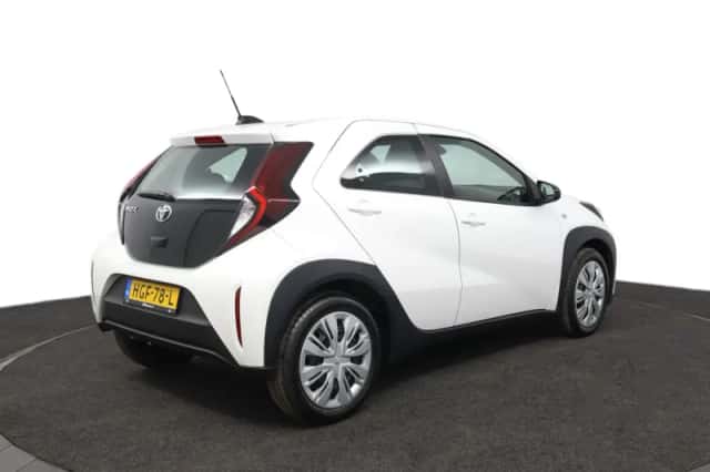 Toyota Aygo X (2025) thumbnail 2