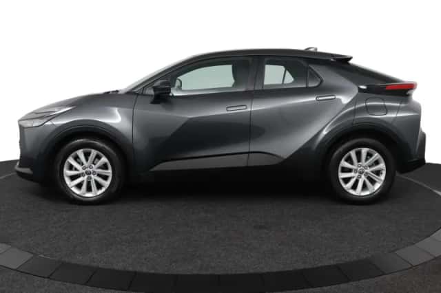 Toyota C-HR (2024) thumbnail 3