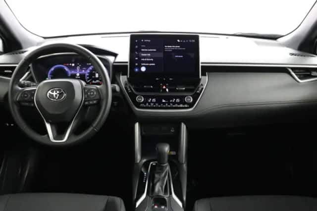 Toyota Corolla Cross (2025) thumbnail 4
