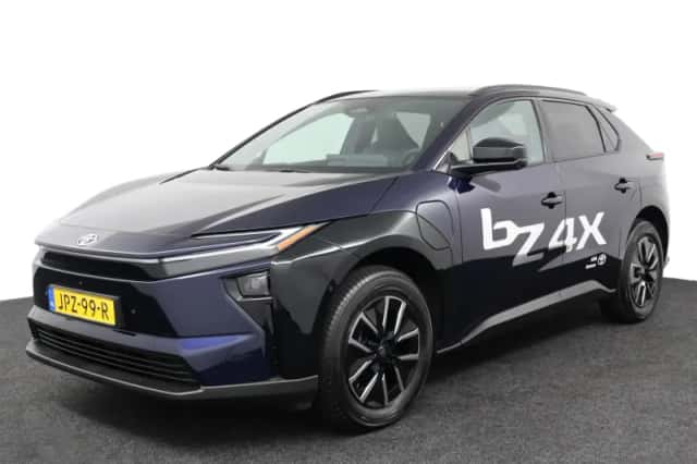 Toyota bZ4X (2026) thumbnail 1