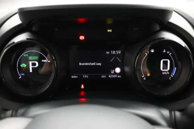 Toyota Yaris (2022) thumbnail 6