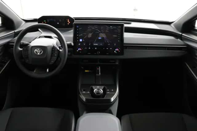 Toyota C-HR+ (2026) thumbnail 4