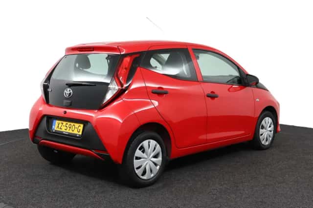 Toyota Aygo (2019) thumbnail 2