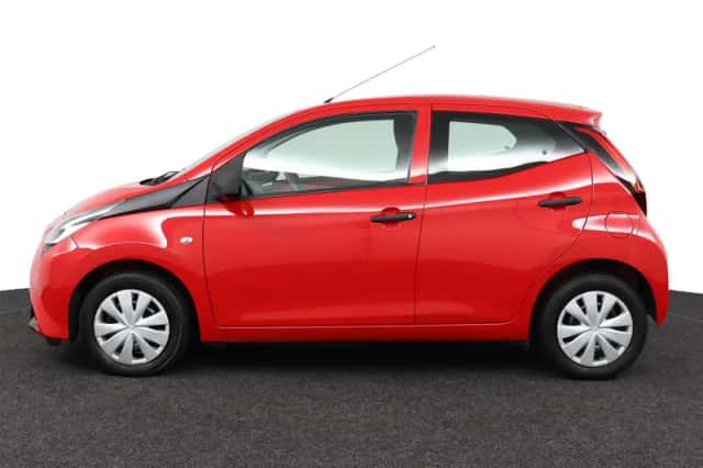 Toyota Aygo (2019) thumbnail 3