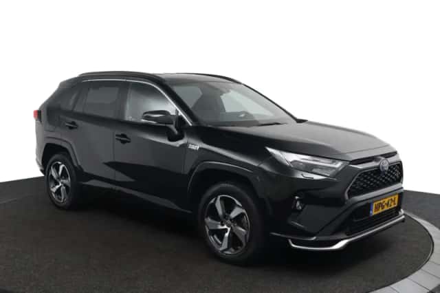 Toyota RAV4 (2022) thumbnail 3