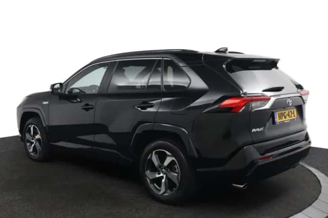 Toyota RAV4 (2022) thumbnail 4
