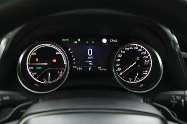 Toyota Camry (2024) thumbnail 6