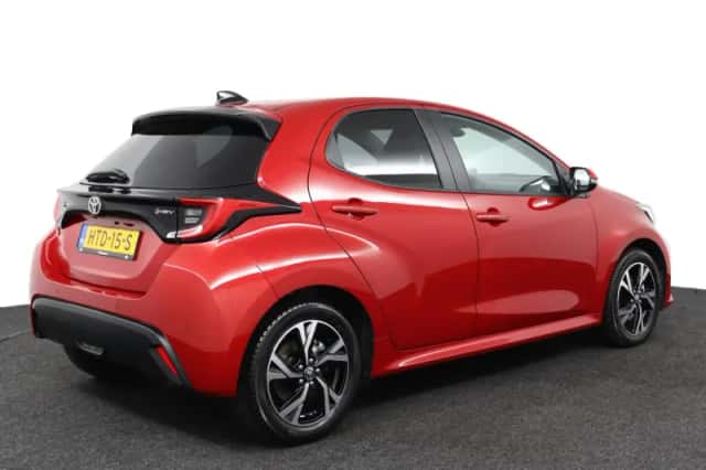 Toyota Yaris (2025) thumbnail 2