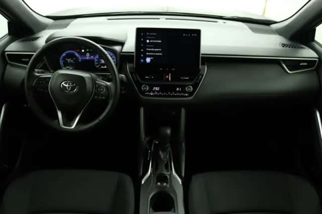 Toyota Corolla Cross (2023) thumbnail 4