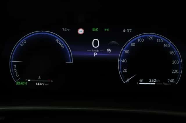 Toyota Corolla Cross (2023) thumbnail 6