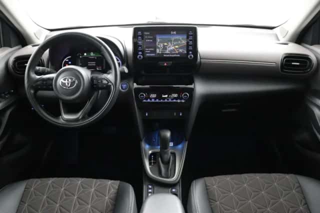Toyota Yaris Cross (2022) thumbnail 4