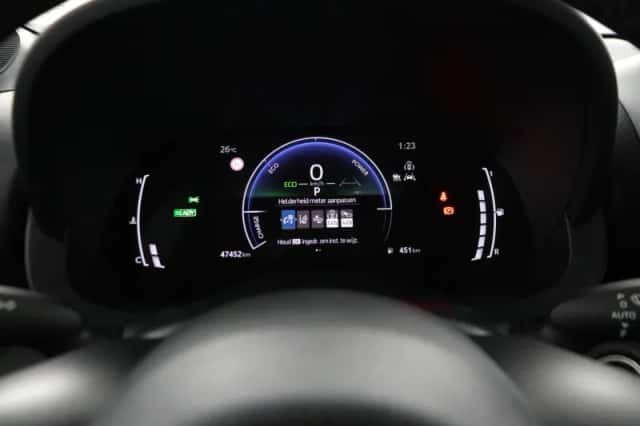 Toyota Yaris Cross (2025) thumbnail 6