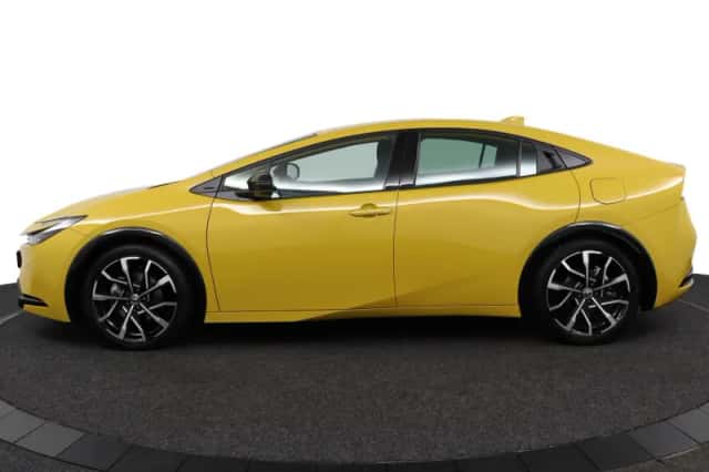 Toyota Prius (2025) thumbnail 3