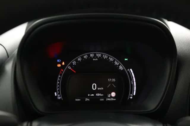 Toyota Aygo X (2024) thumbnail 6