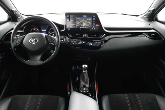 Toyota C-HR (2021) thumbnail 4