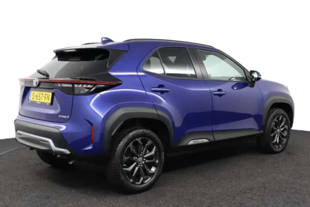 Toyota Yaris Cross (2023) thumbnail 2