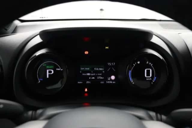 Toyota Yaris (2021) thumbnail 6