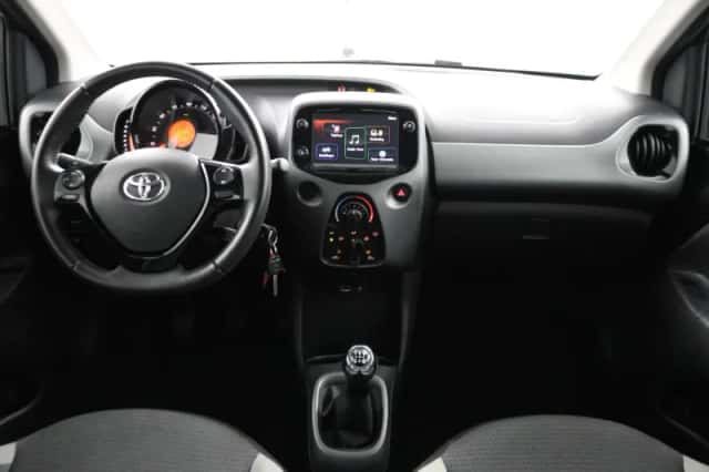 Toyota Aygo (2021) thumbnail 4