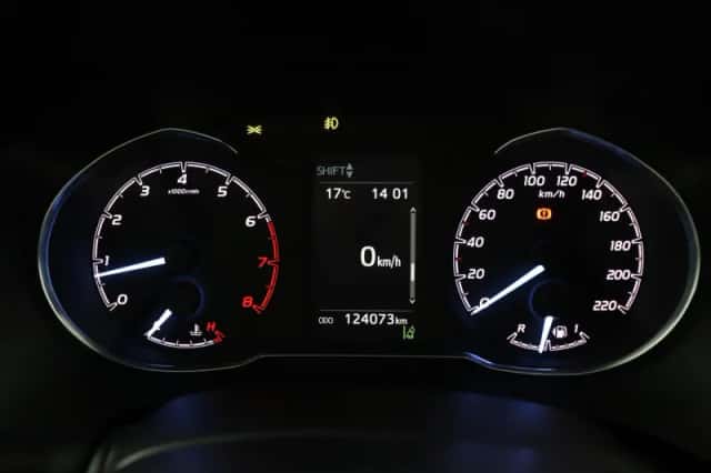 Toyota Yaris (2017) thumbnail 6