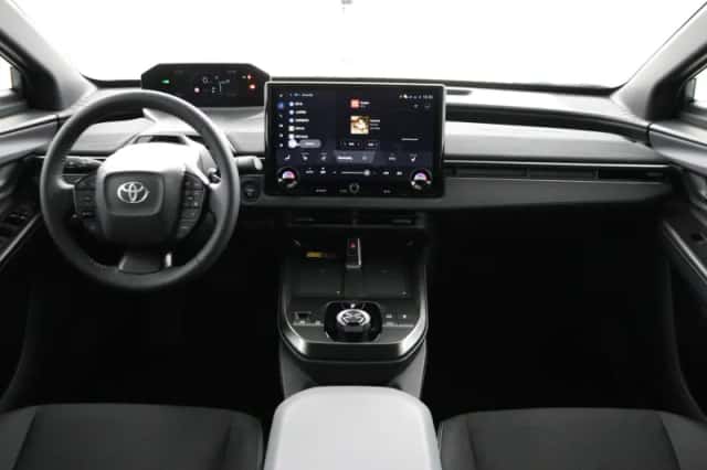 Toyota C-HR+ (2026) thumbnail 4