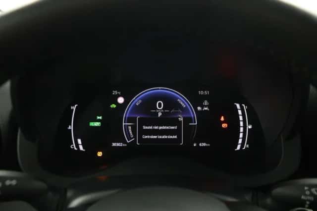 Toyota Yaris Cross (2025) thumbnail 6