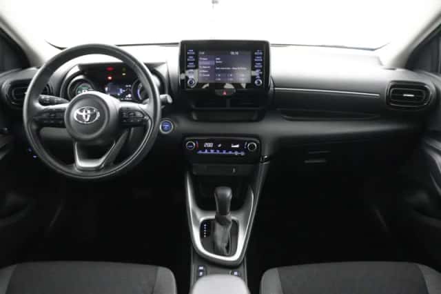 Toyota Yaris (2021) thumbnail 4