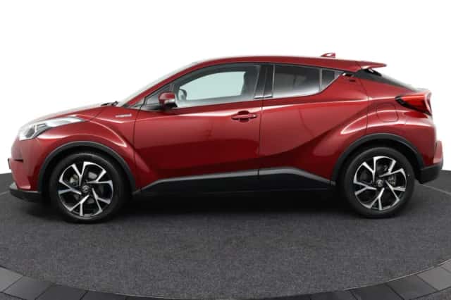 Toyota C-HR (2018) thumbnail 3