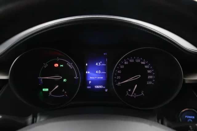 Toyota C-HR (2018) thumbnail 6