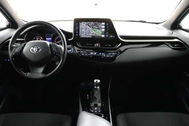 Toyota C-HR (2020) thumbnail 4